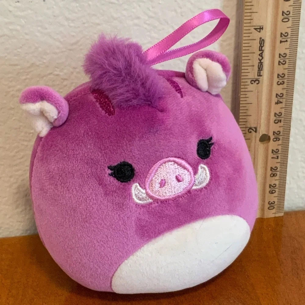 Squishmallow Jenna the Warthog 4